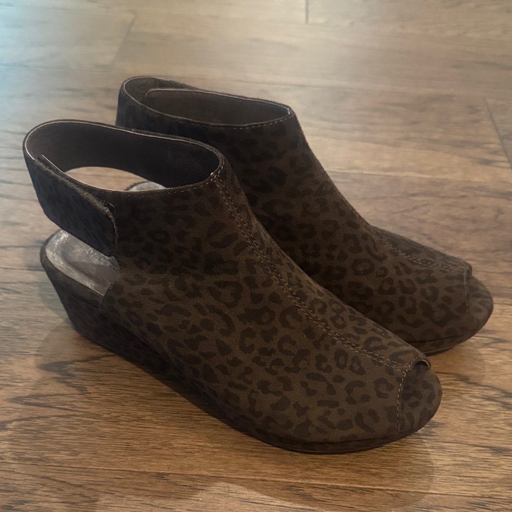 Chocolat Blu Brown Leopard Wedges